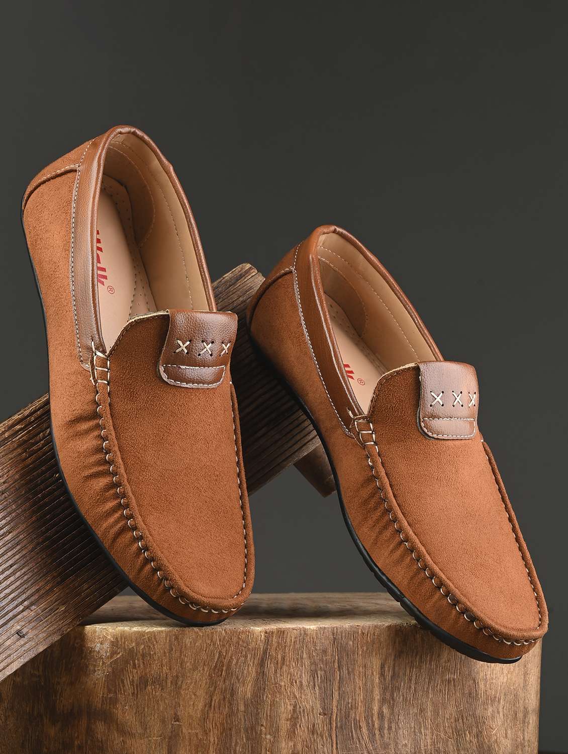 men solid slip on loafer