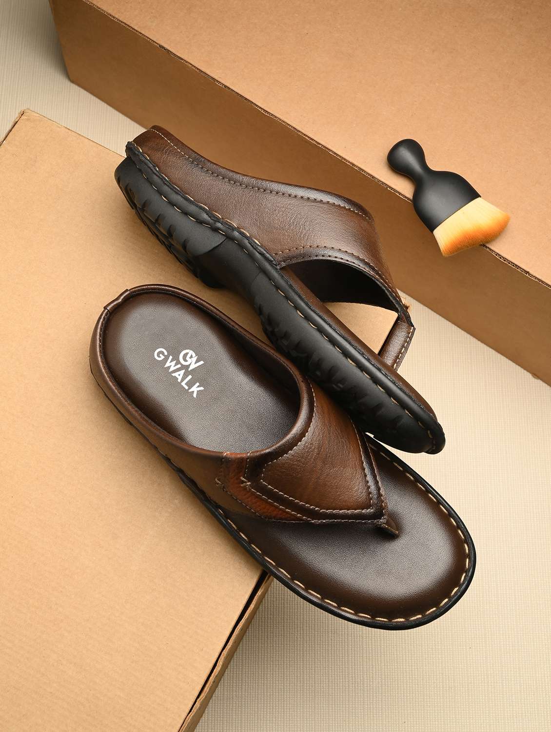 men solid toe separator sandal