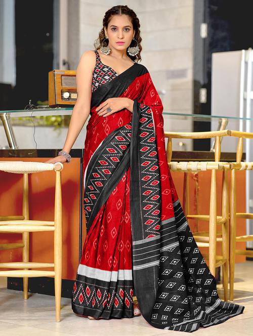 women printed casual wear saree with blouse - 21970970 - Standard Image - 0