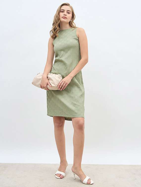 women self designed sleeveless sheath dress