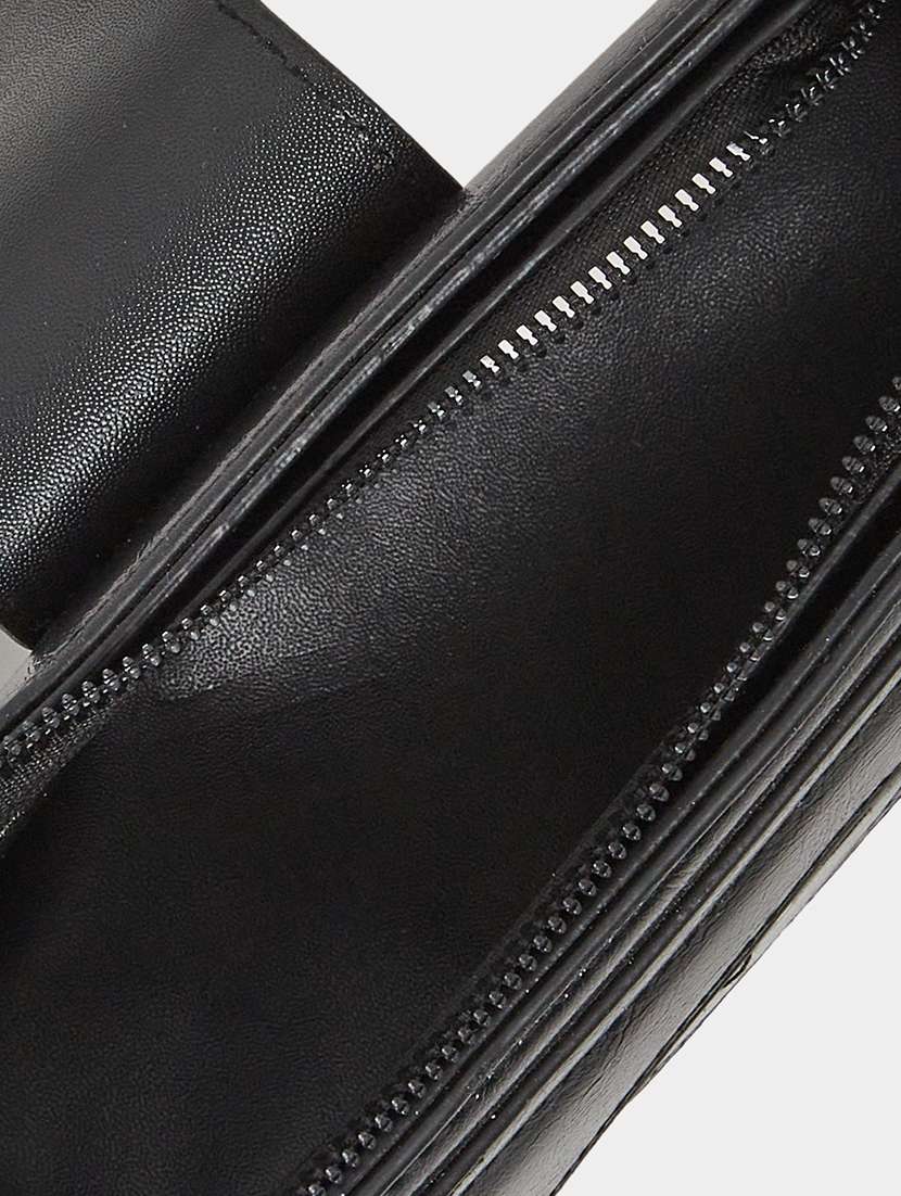 women black pu solid handbag - 21971418 -  Standard Image - 4