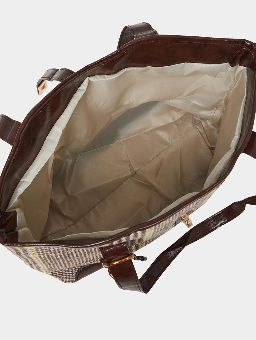 check pattern leather brown color tote bag - 21971459 - Standard Image - 4