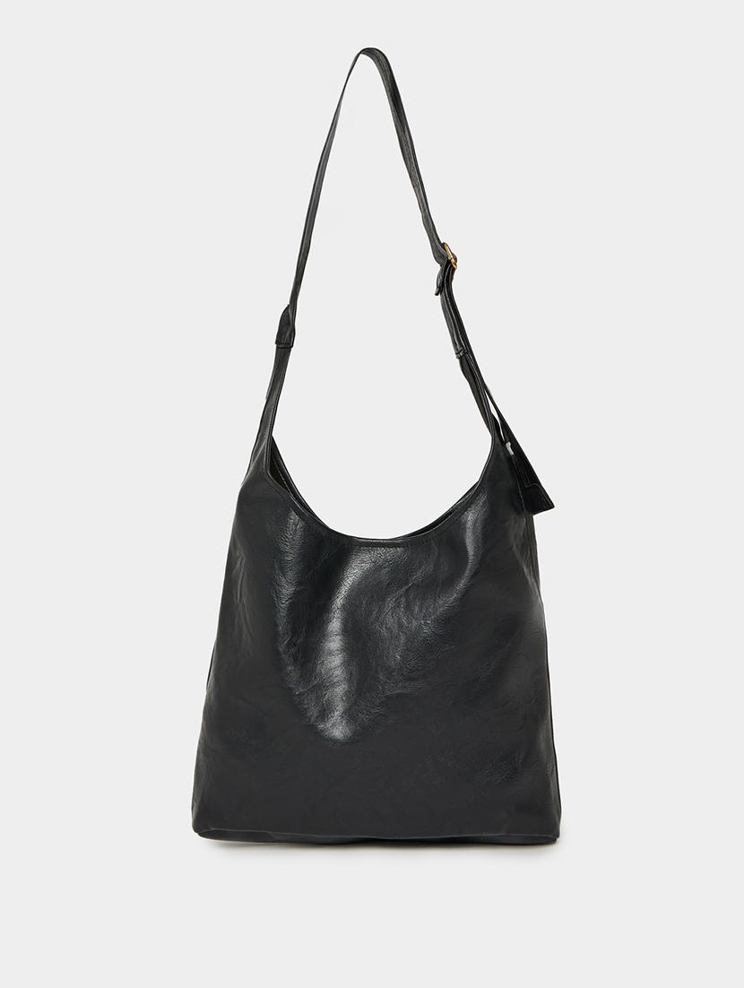 textured black pu leather shoulder bag - 21971498 - Standard Image - 4