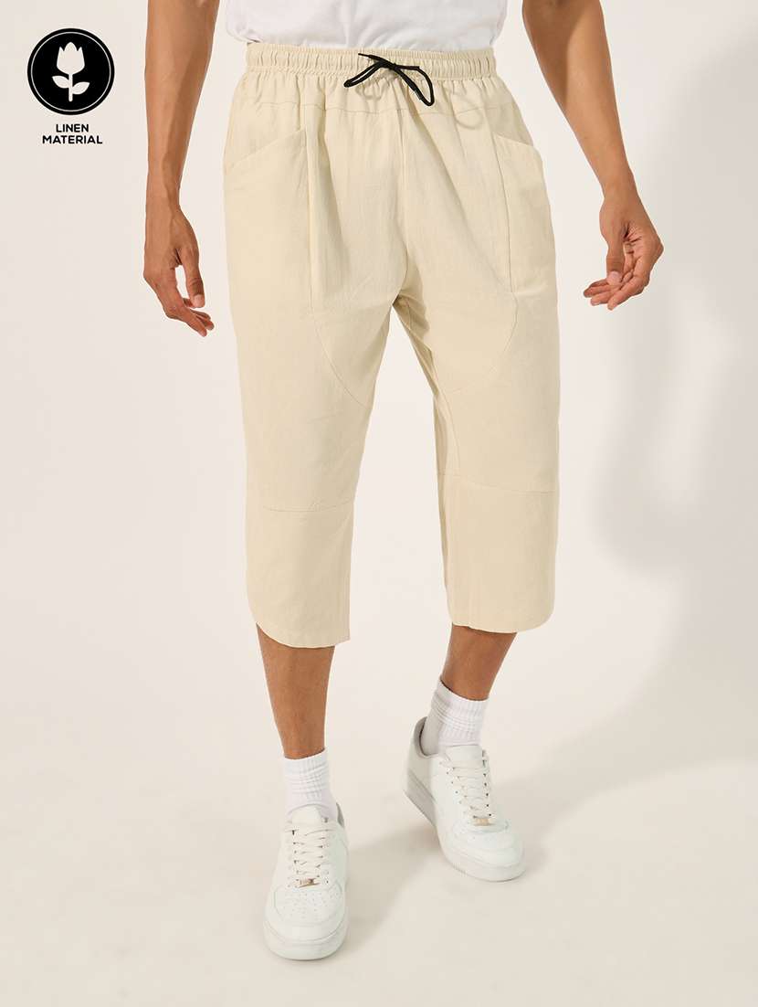 men cream solid mid rise three - fourth shorts - 21971516 - Standard Image - 1