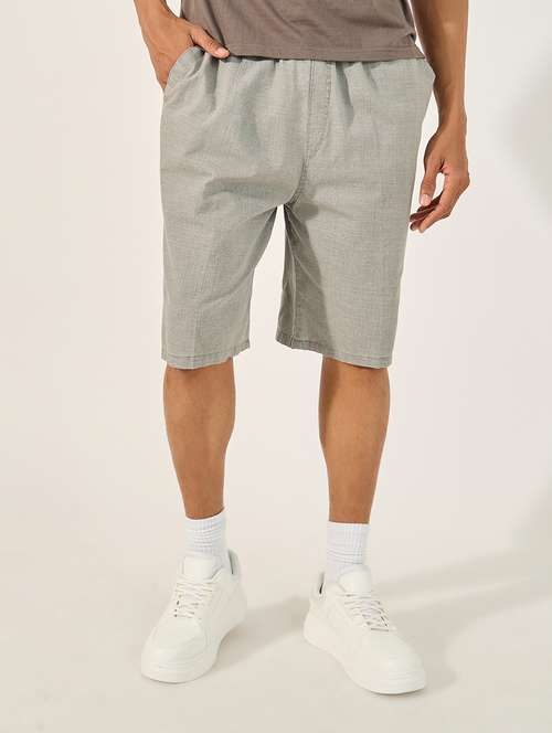 men solid mid rise relaxed fit short - 21971519 - Standard Image - 0