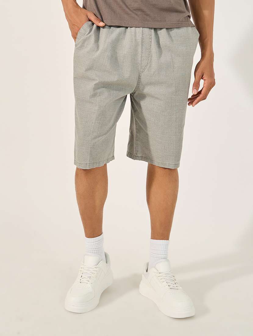 men solid mid rise relaxed fit short - 21971519 - Standard Image - 1