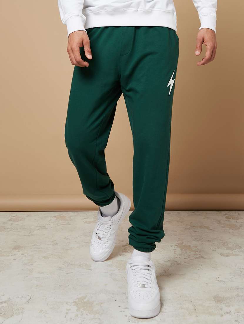 men solid mid rise relaxed fit jogger - 21971570 -  Standard Image - 1