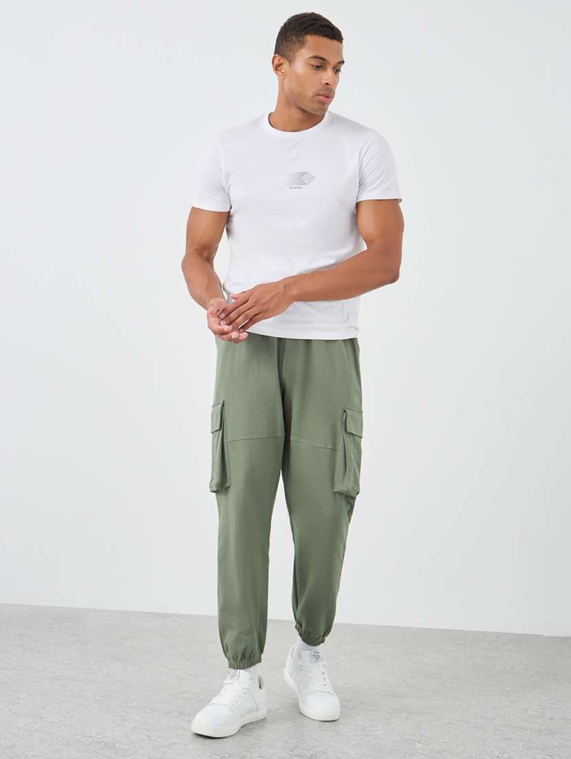 men solid mid rise relaxed fit cargo jogger - 21971574 -  Standard Image - 4