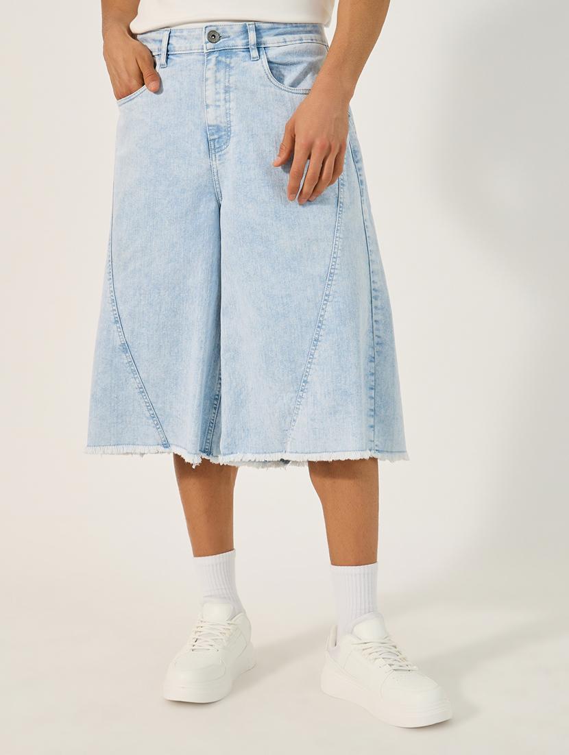 men light blue solid mid rise denim three - fourth shorts  - 21971636 -  Zoom Image - 0