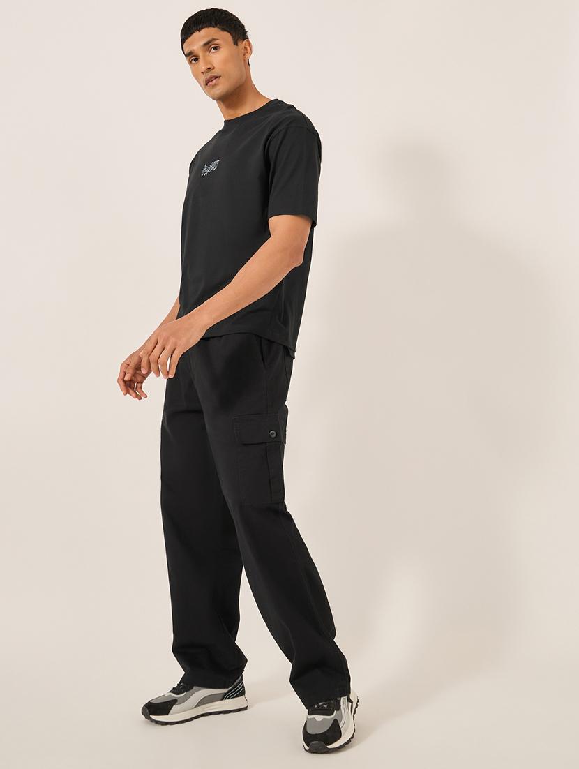 men solid mid rise loose fit cargo - 21971695 - Standard Image - 4