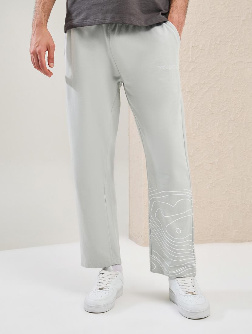 men grey printed relaxed fit track pant