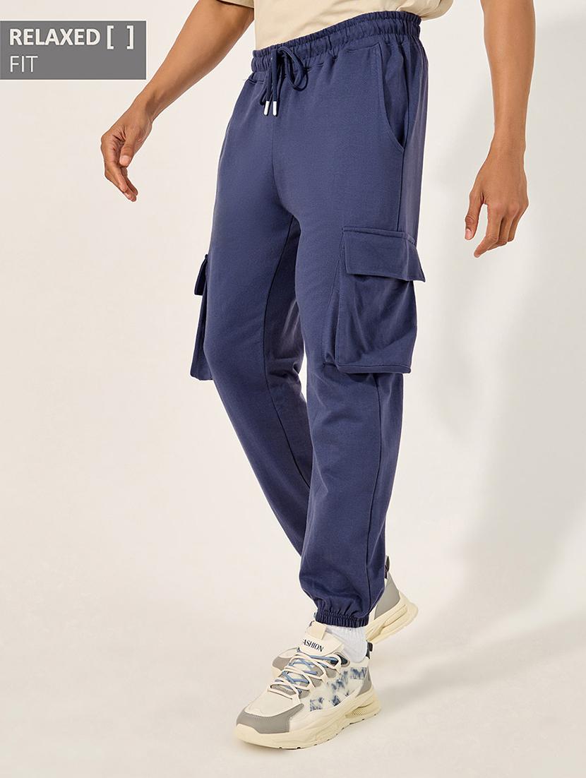 men solid mid rise relaxed fit cargo