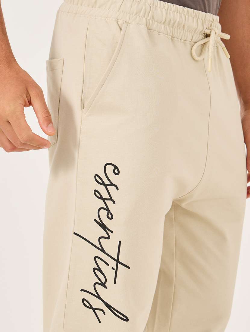 men printed mid rise relaxed fit jogger - 21971760 -  Standard Image - 4