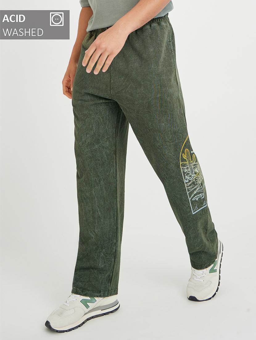 men printed mid rise relaxed fit full length track pant