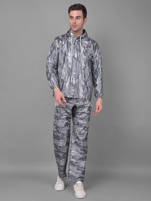 men camouflage long sleeve rain suit set - 21971994 - Standard Image - 0