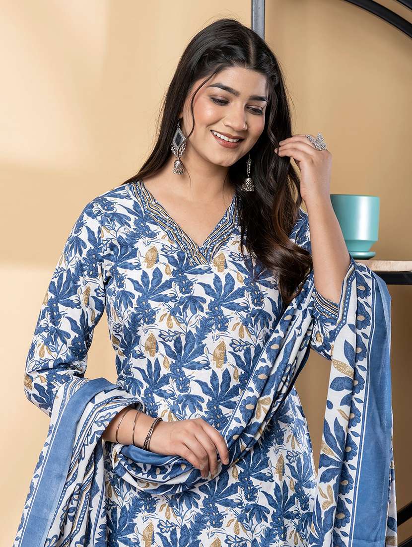 women three quarter sleeve kurta pant with dupatta set - 21972282 -  Standard Image - 4