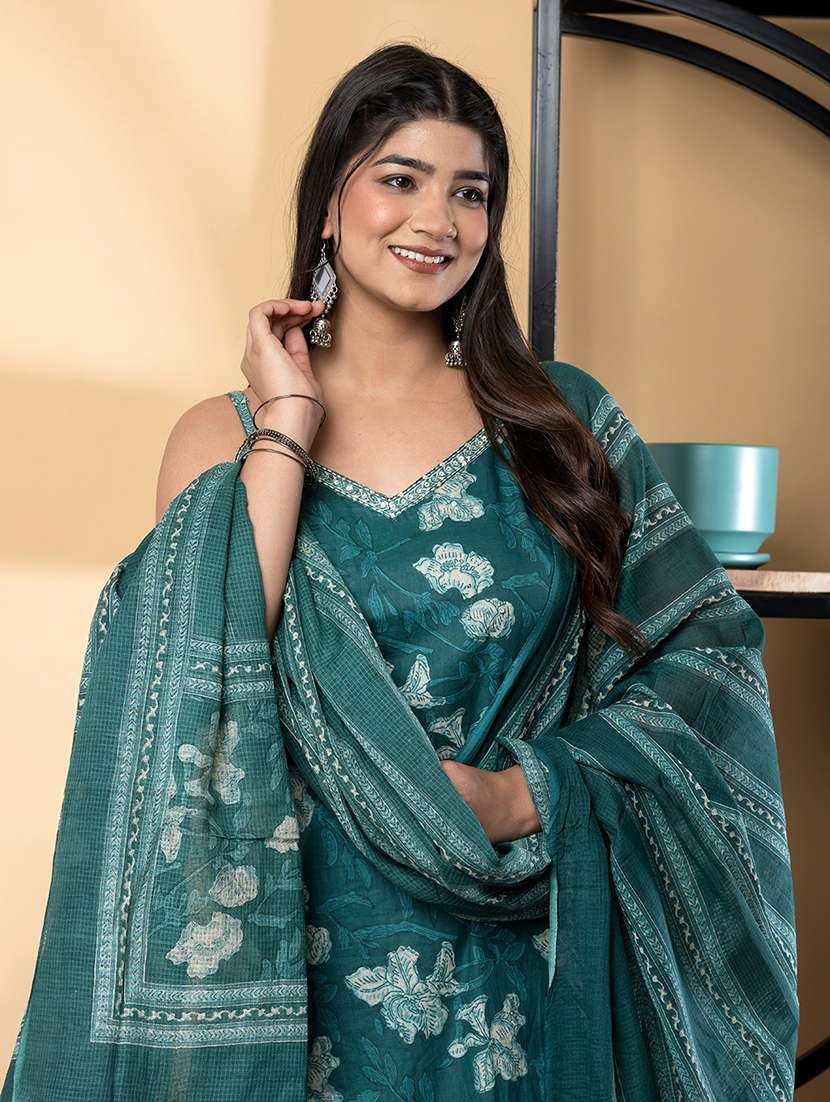 women floral printed sleeveless kurta pant with dupatta set - 21972289 -  Standard Image - 4