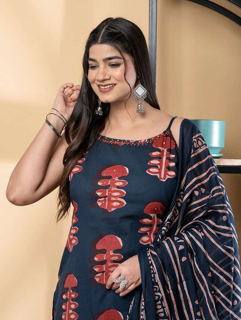 women printed sleeveless kurta pant with dupatta set - 21972310 -  Standard Image - 4