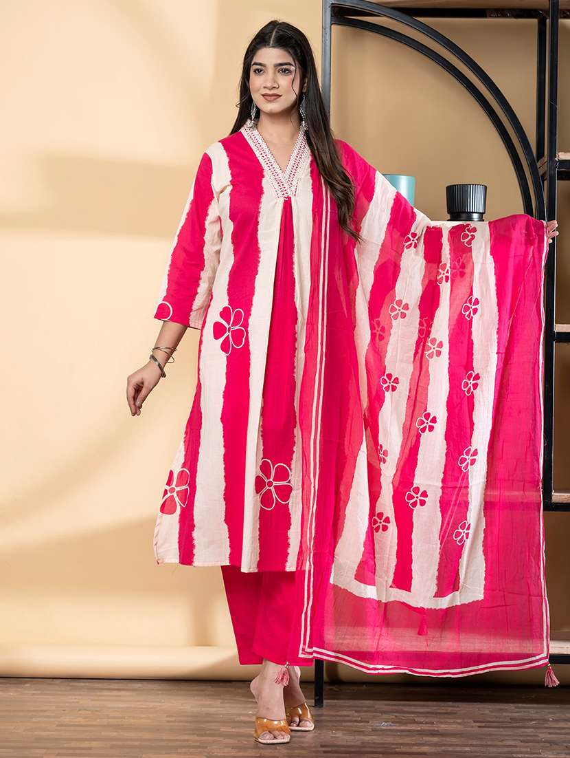 women three quarter sleeve kurta pant with dupatta set - 21972312 -  Standard Image - 1