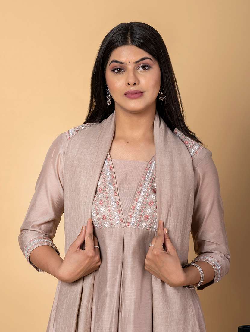 women three quarter sleeve kurta pant with dupatta set - 21972314 -  Standard Image - 4