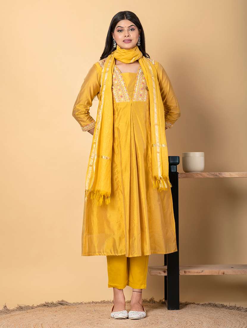 women three quarter sleeve kurta pant with dupatta set - 21972315 -  Standard Image - 1
