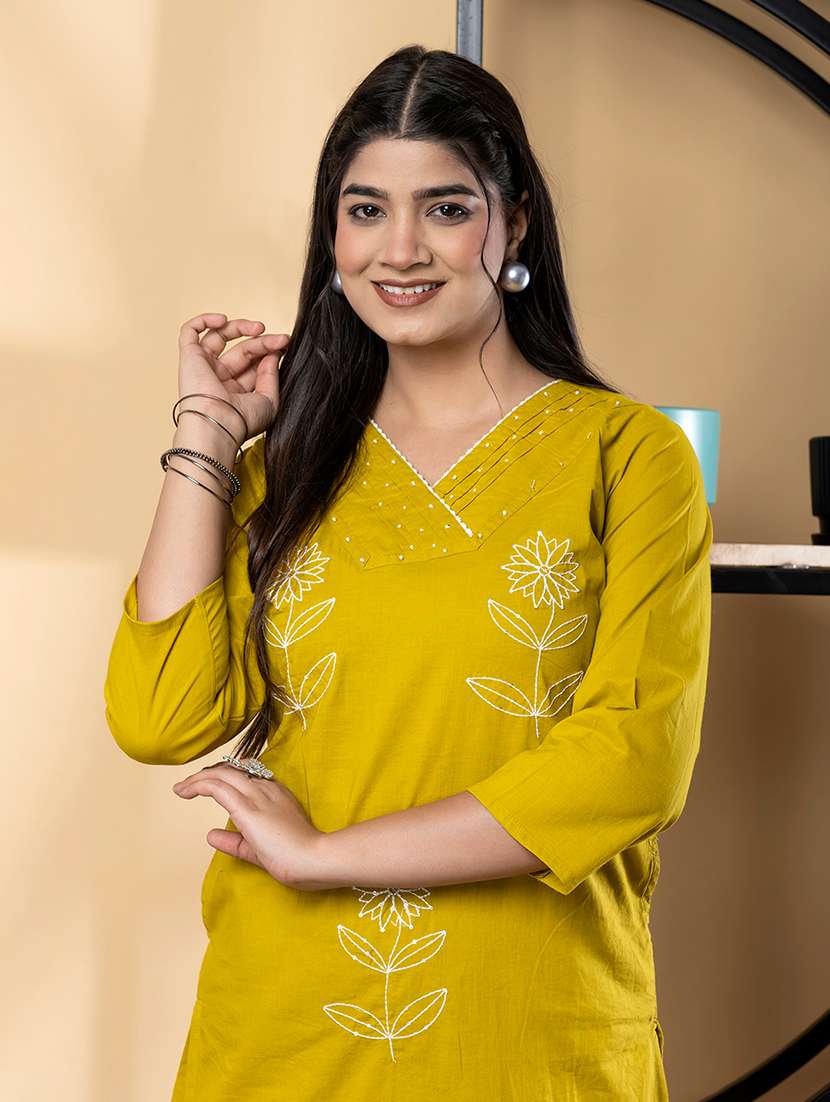 women floral three quarter sleeve kurta pant set - 21972331 -  Standard Image - 4