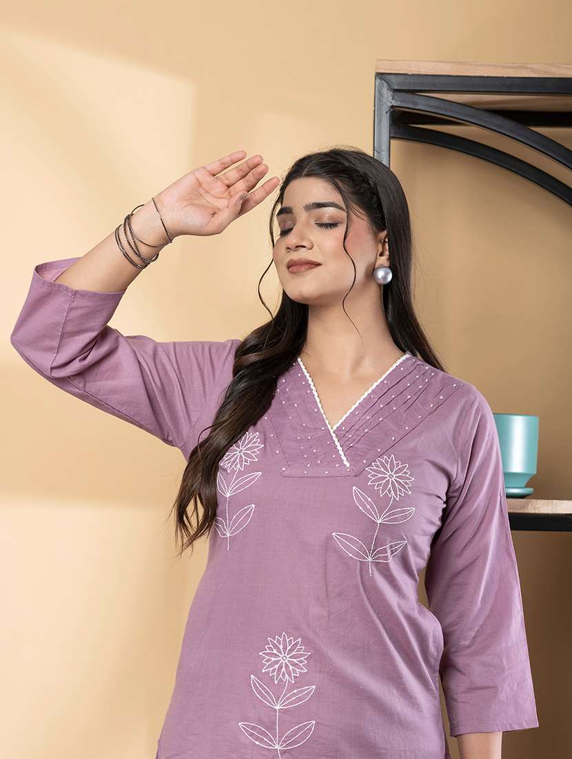 women floral three quarter sleeve kurta pant set - 21972332 -  Standard Image - 4