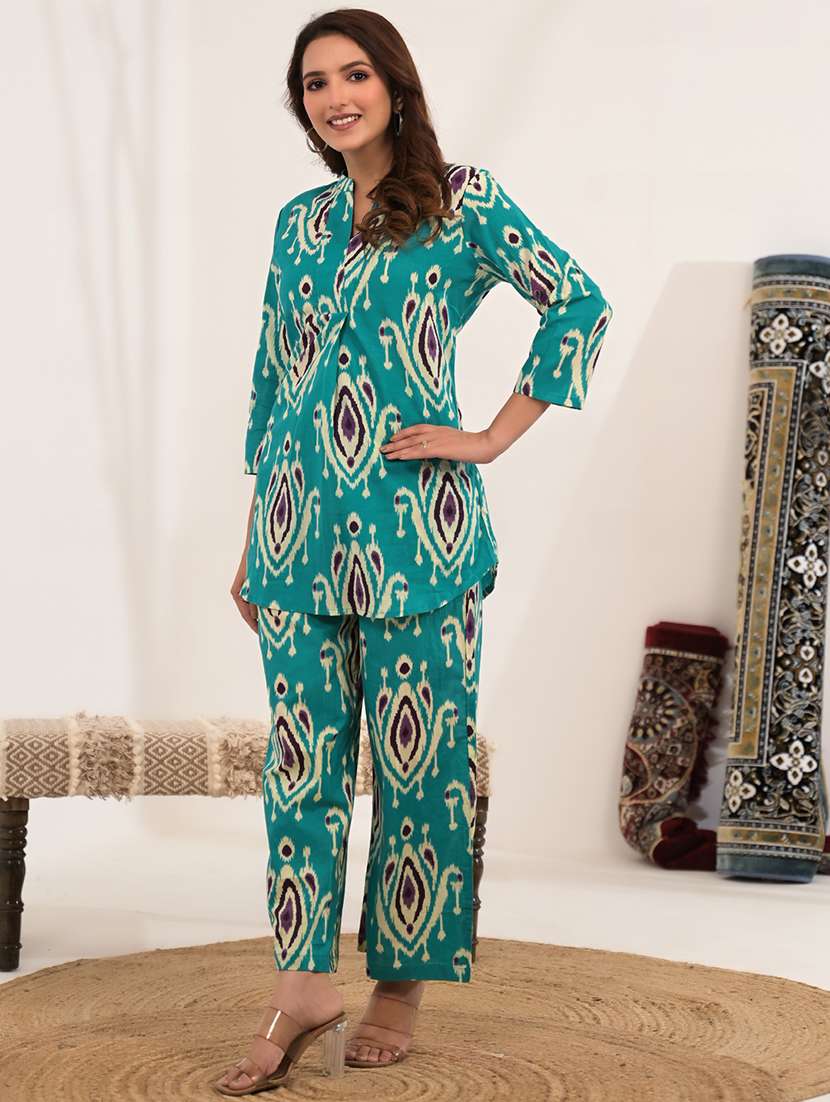 women ikat printed three quarter sleeve ethnic co-ord set - 21972339 - Standard Image - 4