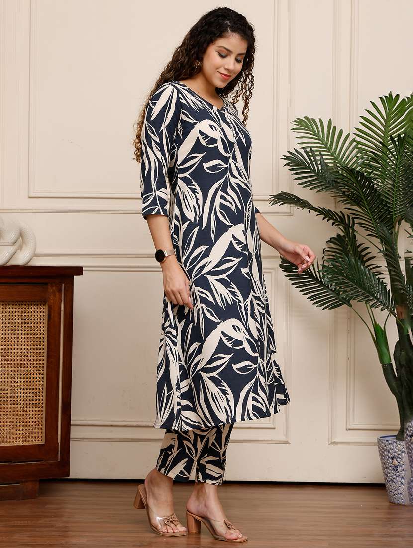 women printed three quarter sleeve kurta pant set - 21972459 -  Standard Image - 1