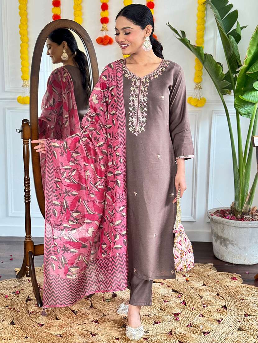 women three quarter sleeve kurta pant with dupatta set - 21972541 -  Standard Image - 1