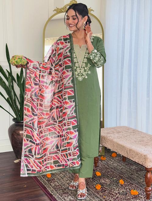 women three quarter sleeve kurta pant with dupatta set - 21972549 - Standard Image - 0