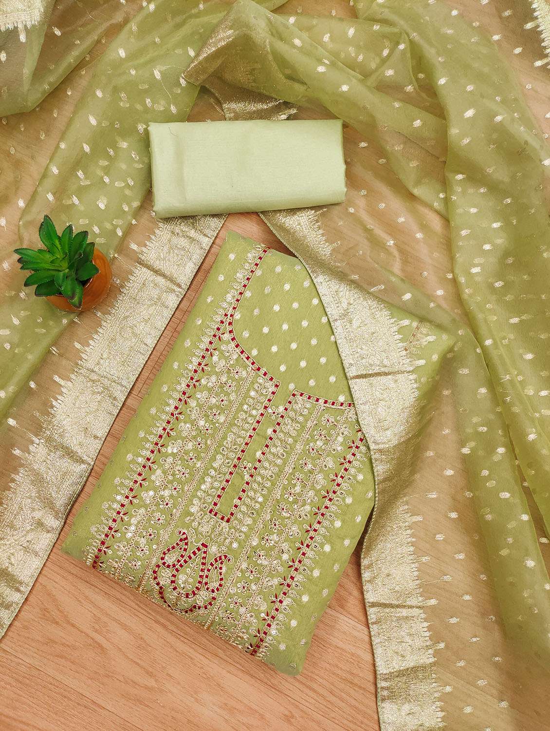 women self design embroidered unstitched suit set - 21972709 -  Standard Image - 1