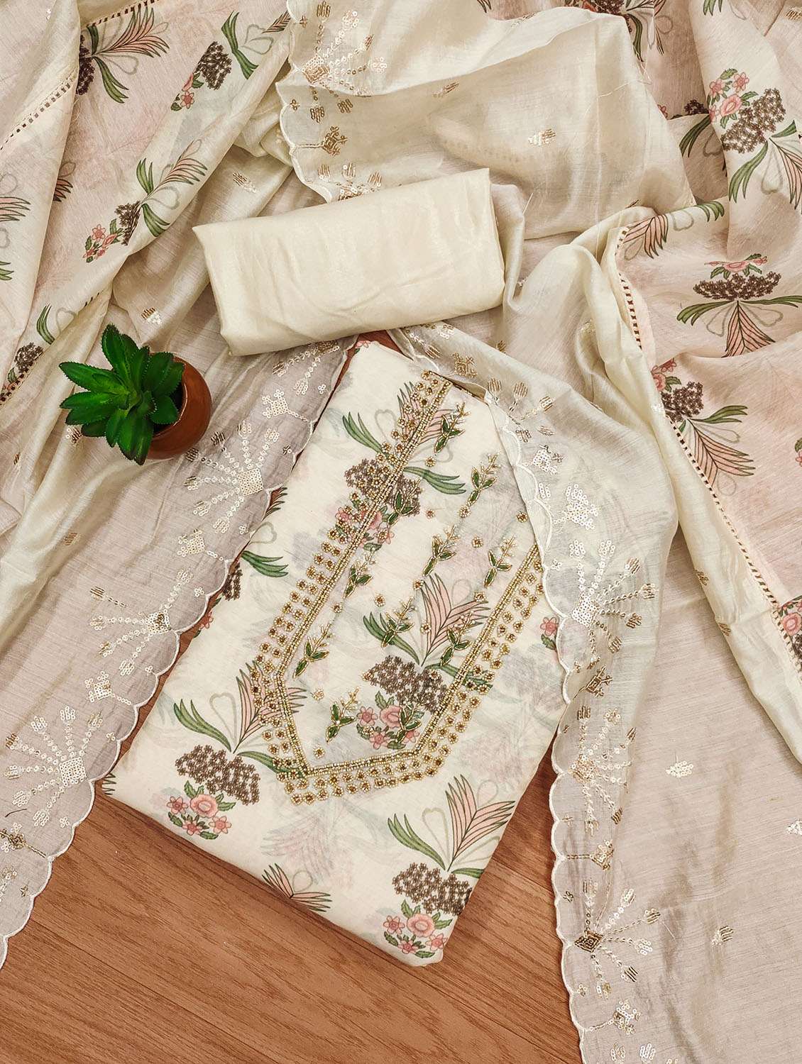 women floral embroidered unstitched suit set - 21972834 - Standard Image - 1