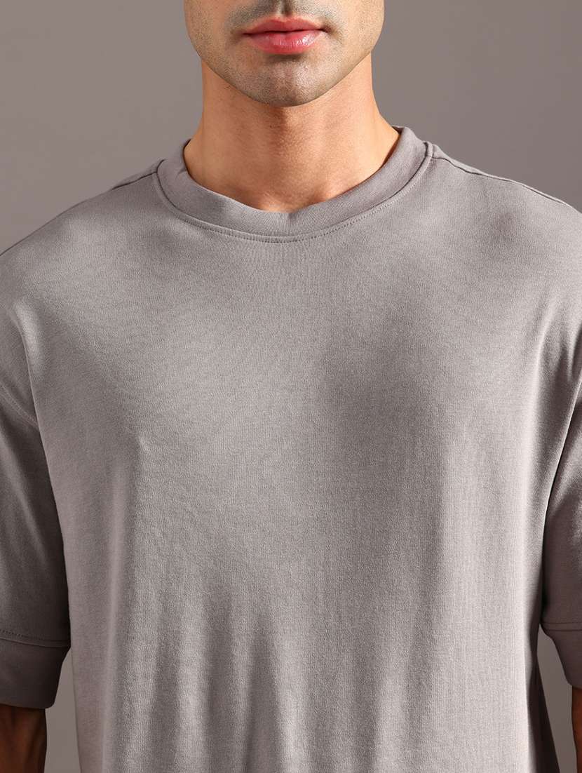Men Solid Short Sleeve Loose Fit T-shirt - 21972935 -  Standard Image - 4