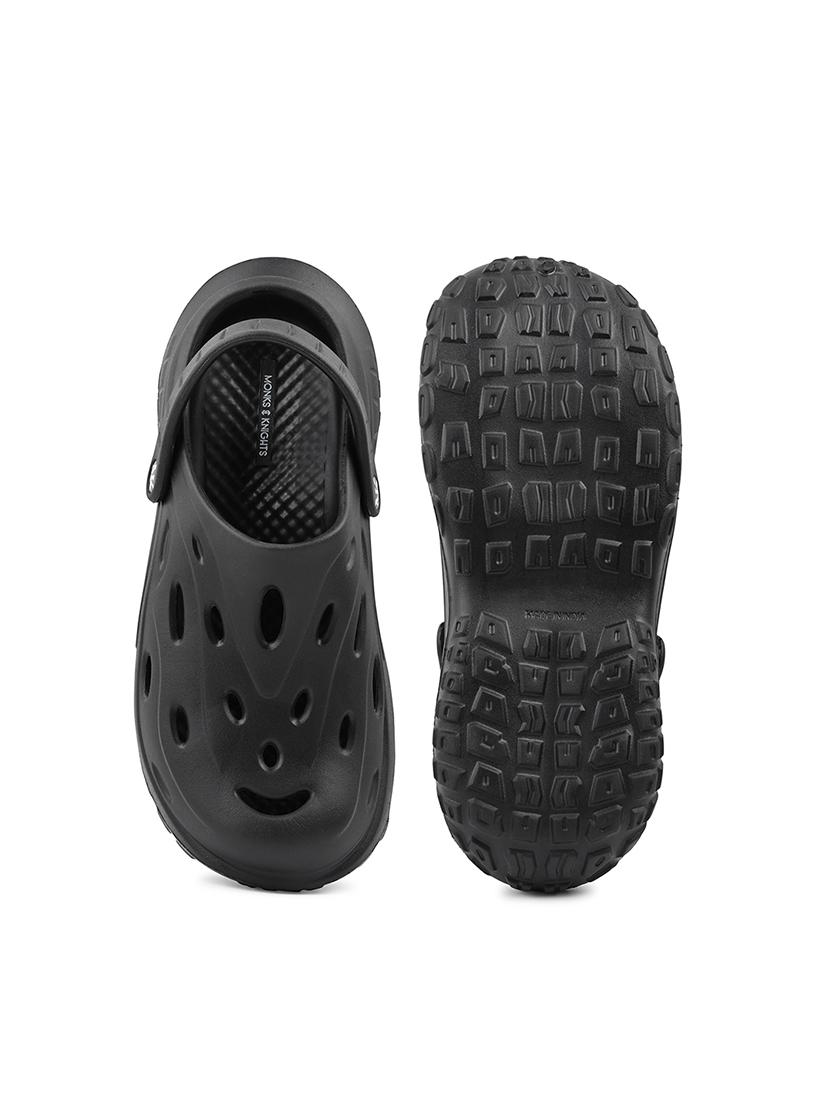 men black solid crocs - 21974848 - Standard Image - 4