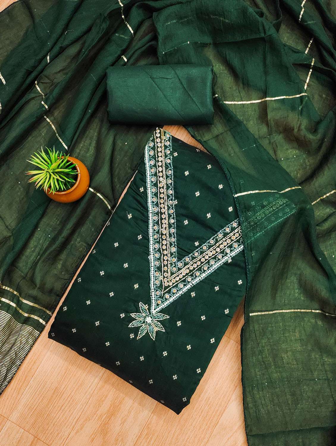 women self design embroidered unstitched suit set - 21974862 -  Standard Image - 1