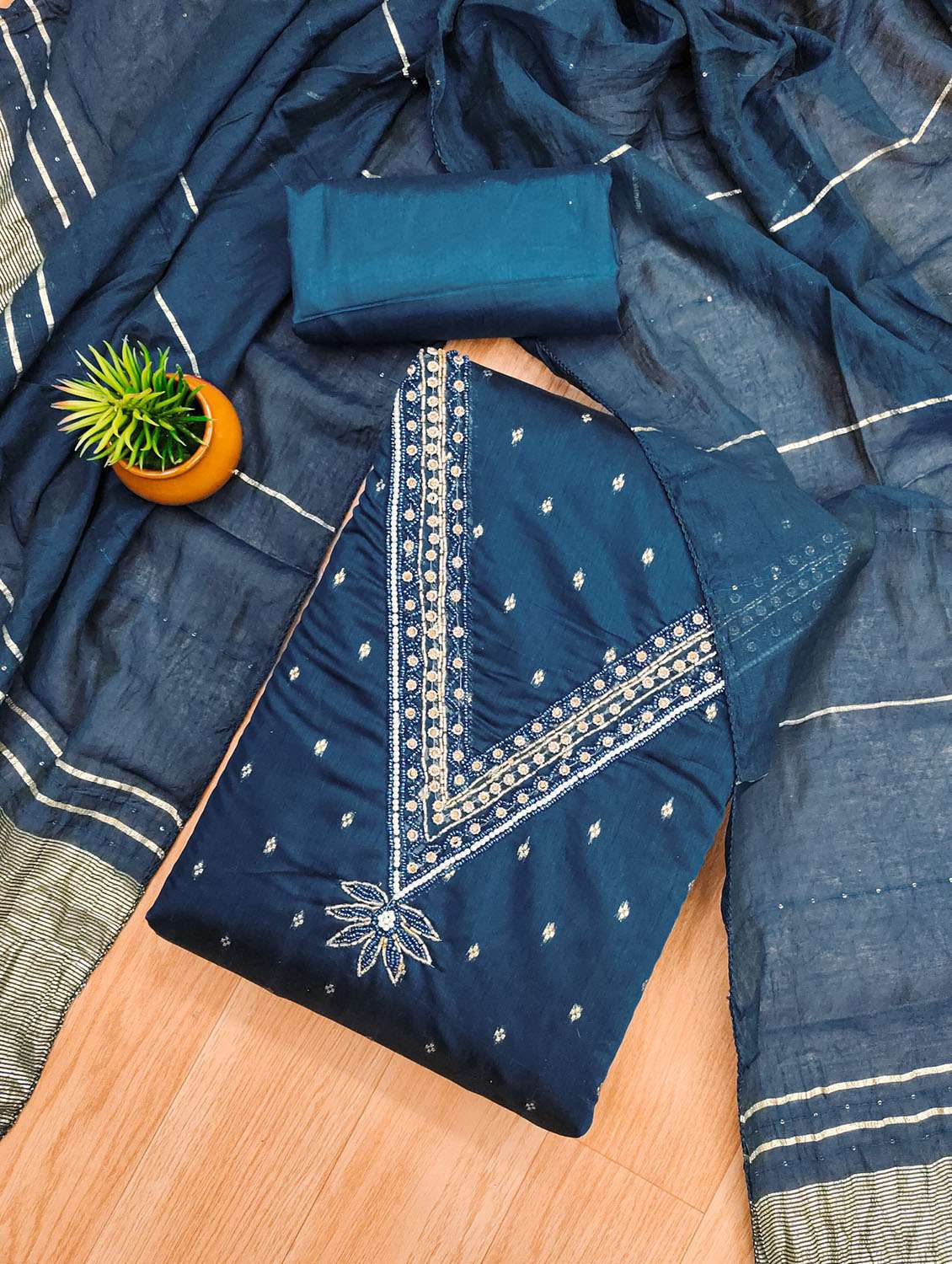 women self design embroidered unstitched suit set - 21974864 -  Standard Image - 1