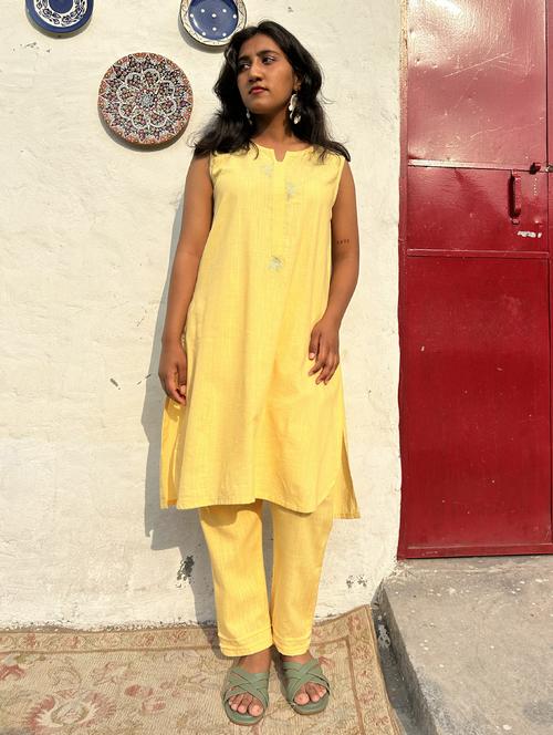 women solid with work sleeveless a-line kurta - 21974938 -  Standard Image - 0