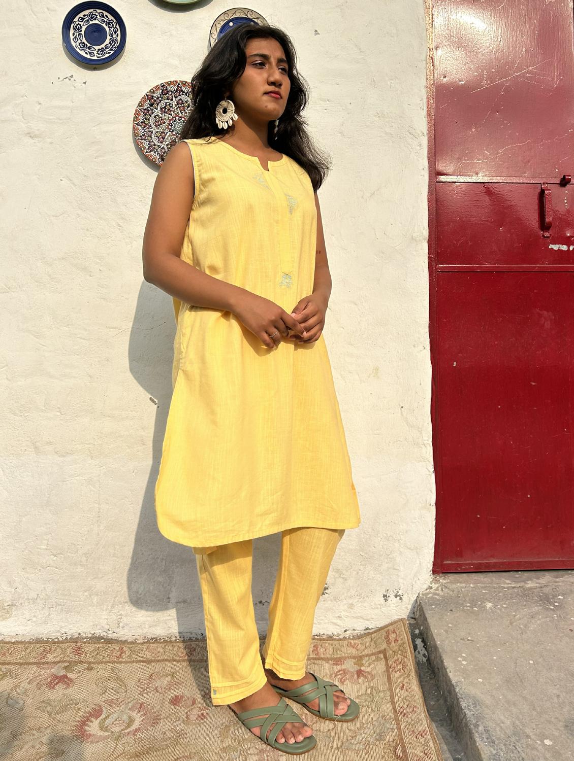 women solid with work sleeveless a-line kurta - 21974938 - Standard Image - 1