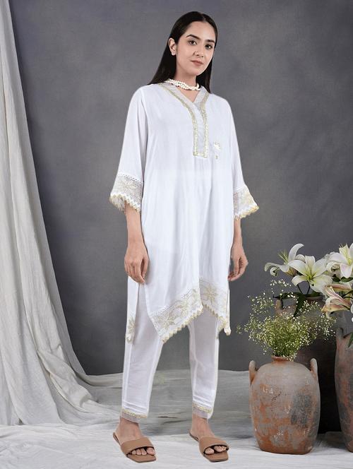 women solid with work three quarter sleeve a-line kurta - 21974946 -  Standard Image - 0