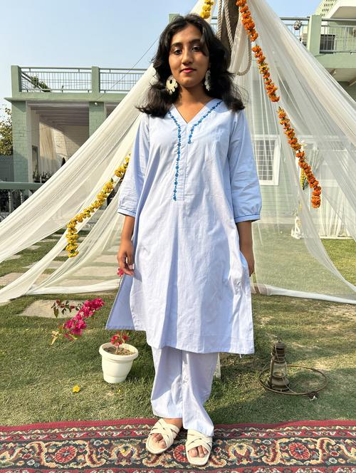 women solid with work three quarter sleeve a-line kurta - 21974955 -  Standard Image - 0