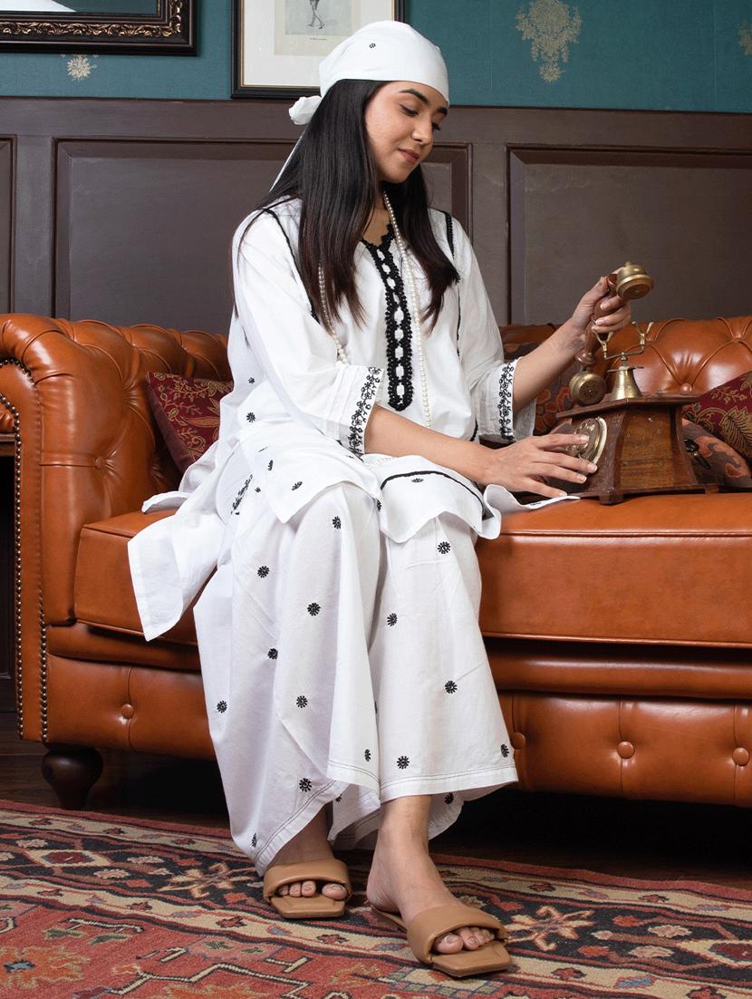 women three quarter sleeve kurta sharara with dupatta set - 21975057 - Zoom Image - 0