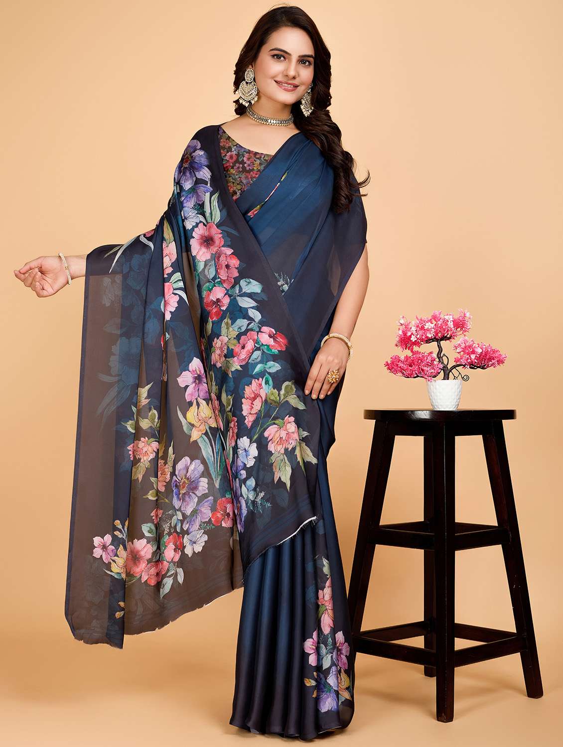 women floral printed saree with blouse - 21975248 - Standard Image - 1