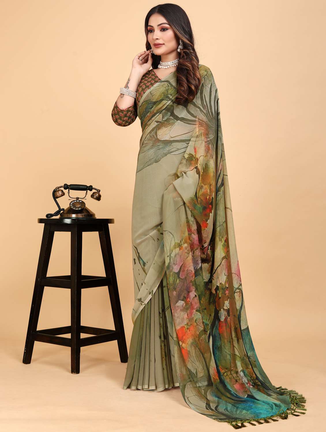 women floral printed saree with blouse - 21975252 -  Standard Image - 1