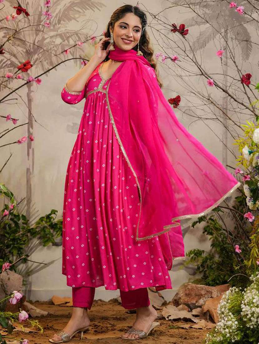 women three quarter sleeve kurta pant with dupatta set - 21975485 - Standard Image - 1