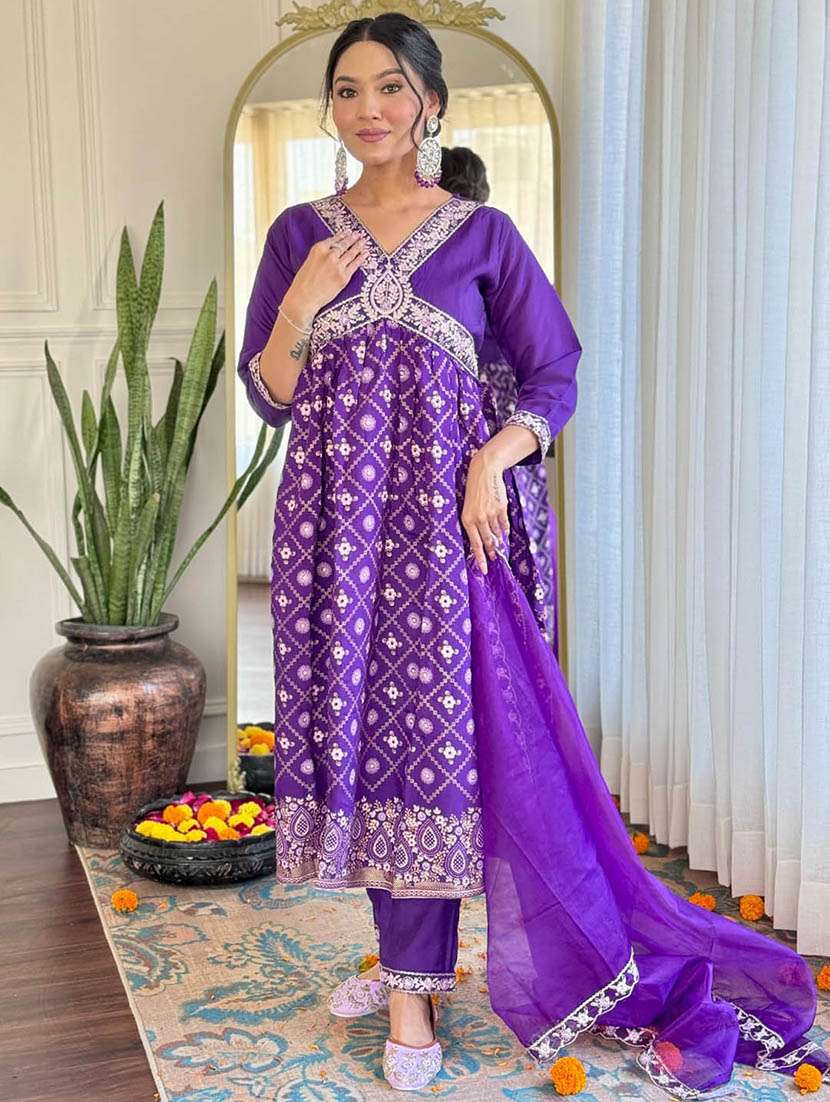 women three quarter sleeve kurta pant with dupatta set - 21975486 - Standard Image - 1