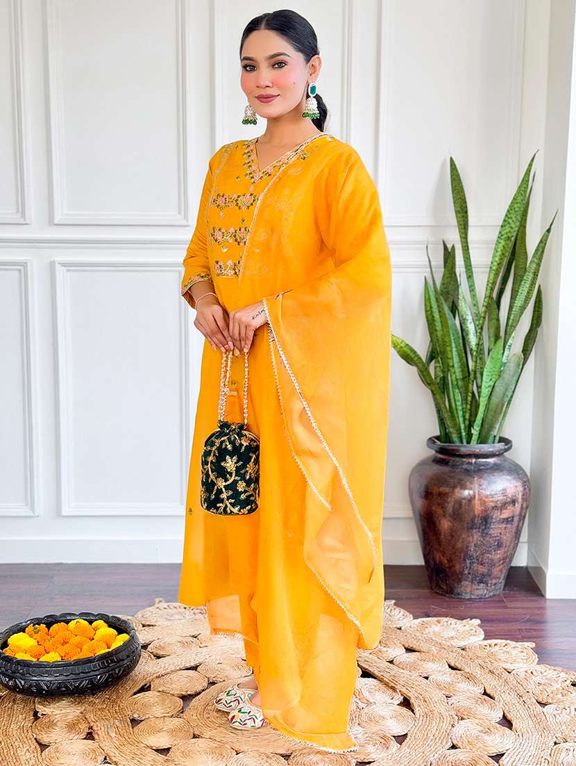 women three quarter sleeve kurta pant with dupatta set - 21975557 -  Standard Image - 1