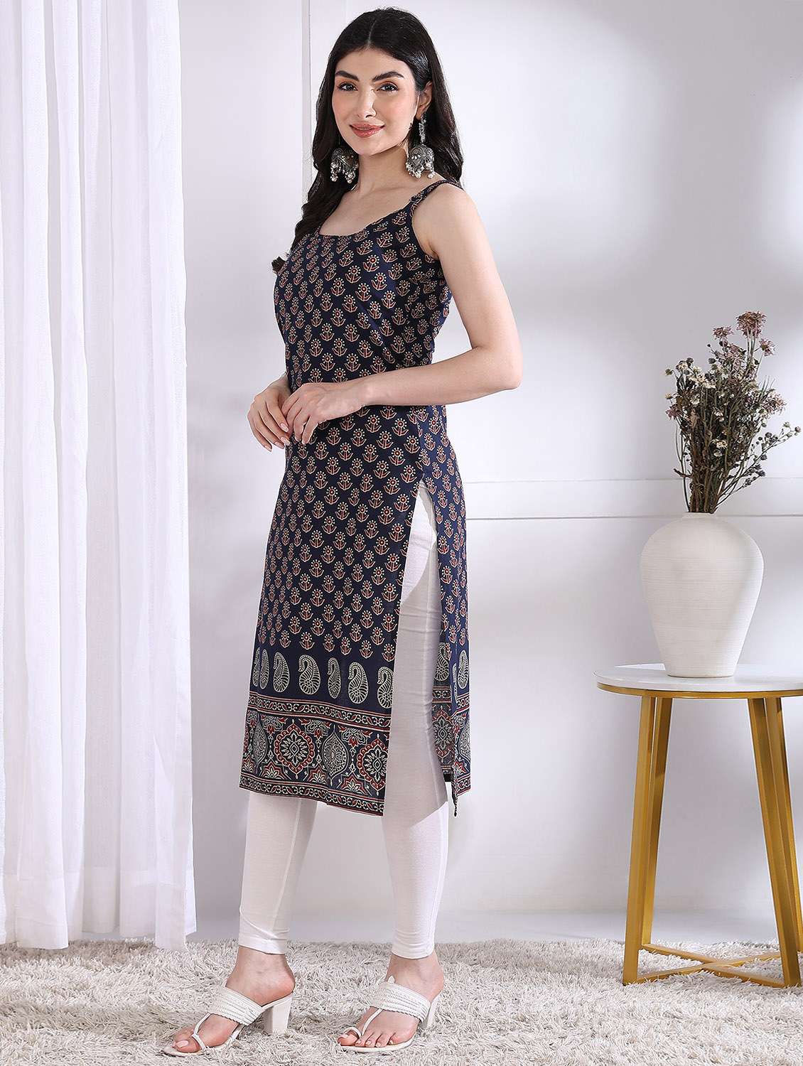 women printed sleeveless straight kurta - 21975781 -  Standard Image - 1