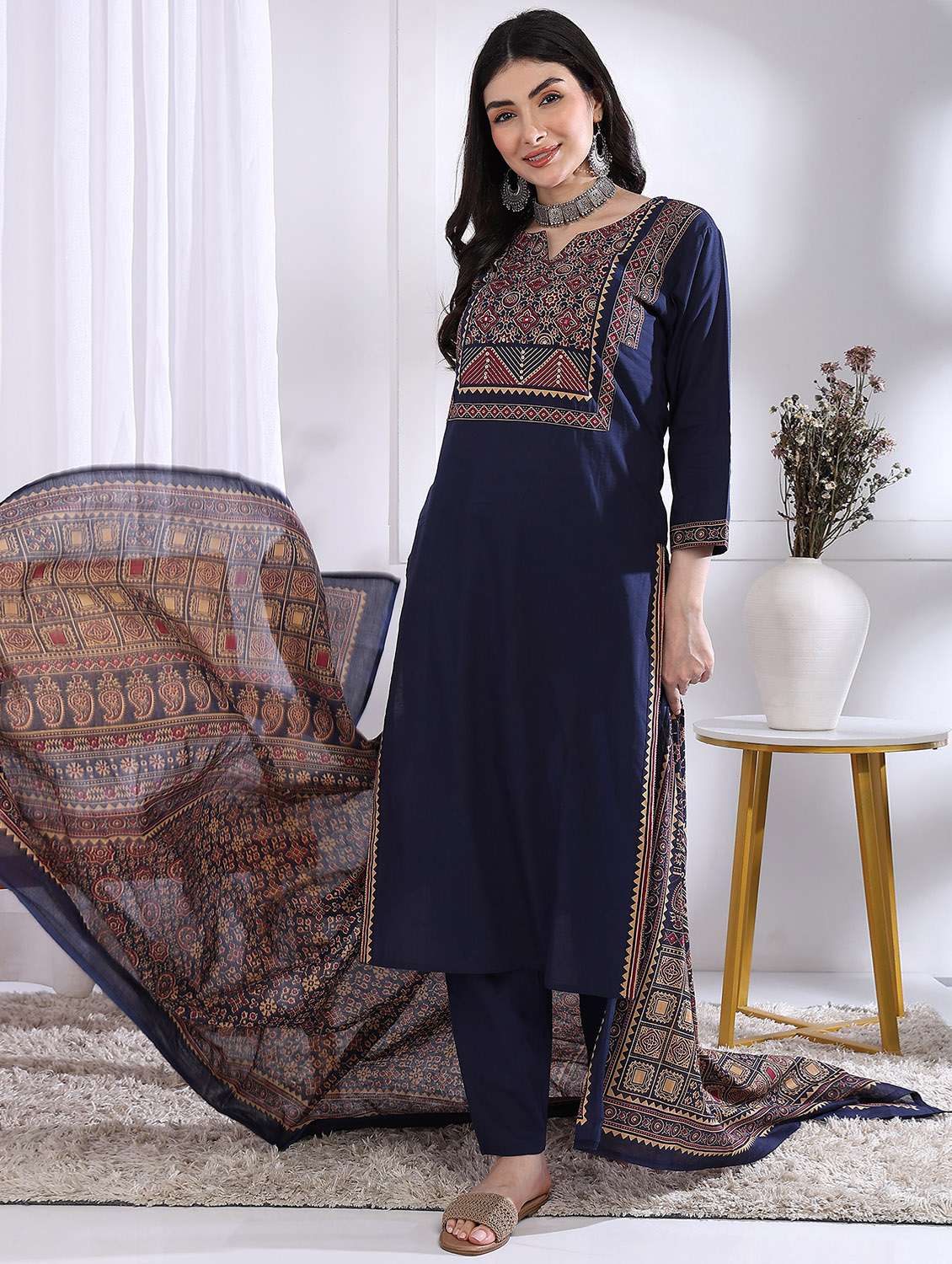 women three quarter sleeve kurta pant with dupatta set - 21975795 -  Standard Image - 4