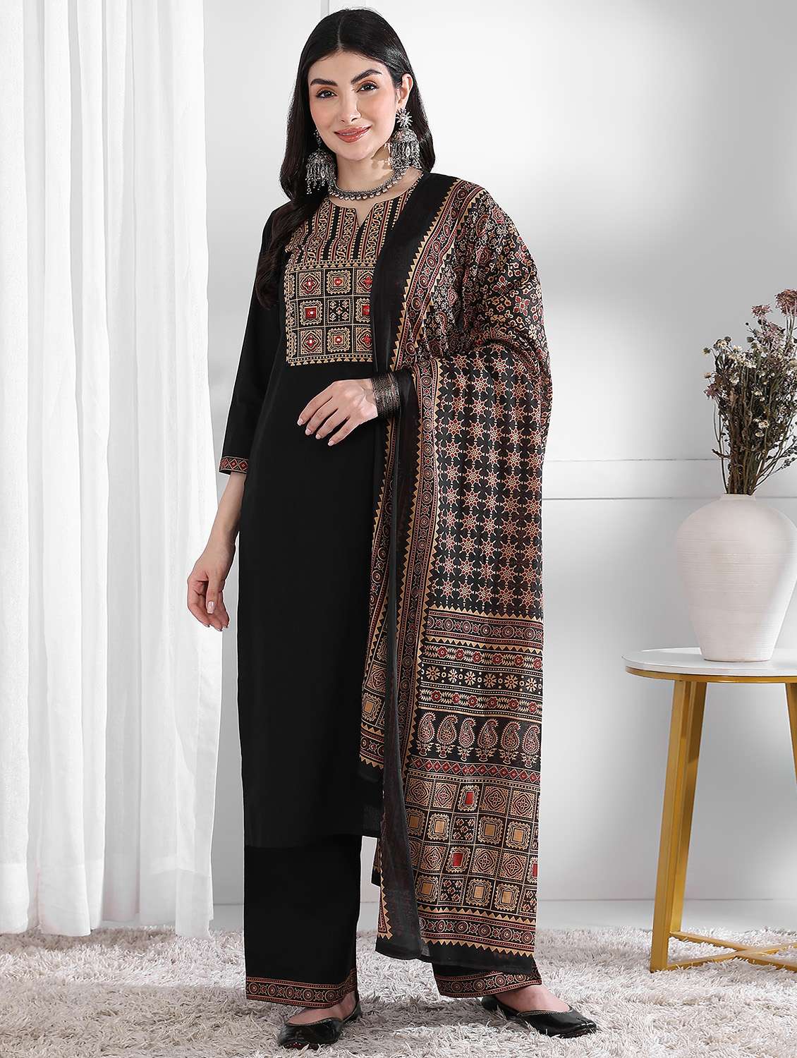 women three quarter sleeve kurta palazzo with dupatta set - 21975799 -  Standard Image - 4